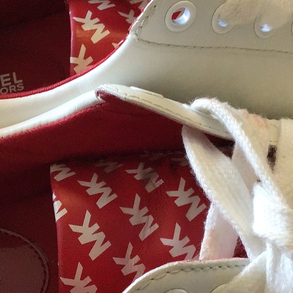 Michael Kors Poppy Logo Shoes size 6.5 - Picture 5 of 7